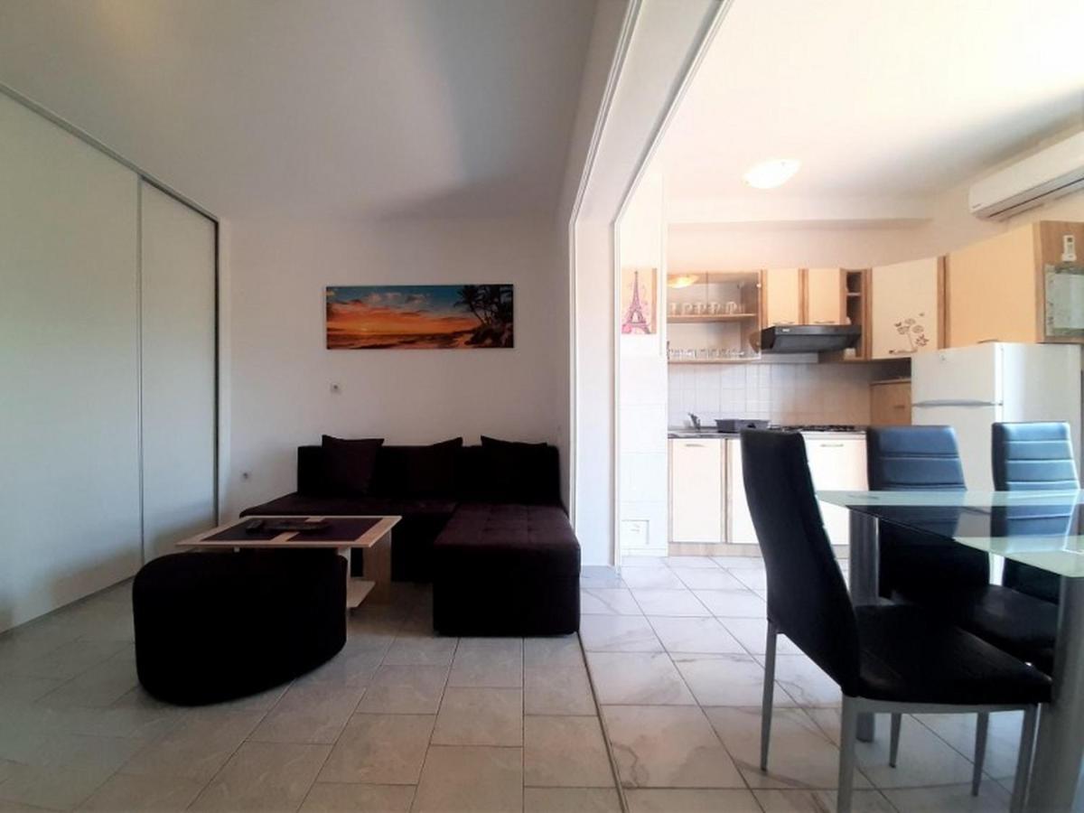 Apartments Nada Krk Island Eksteriør billede