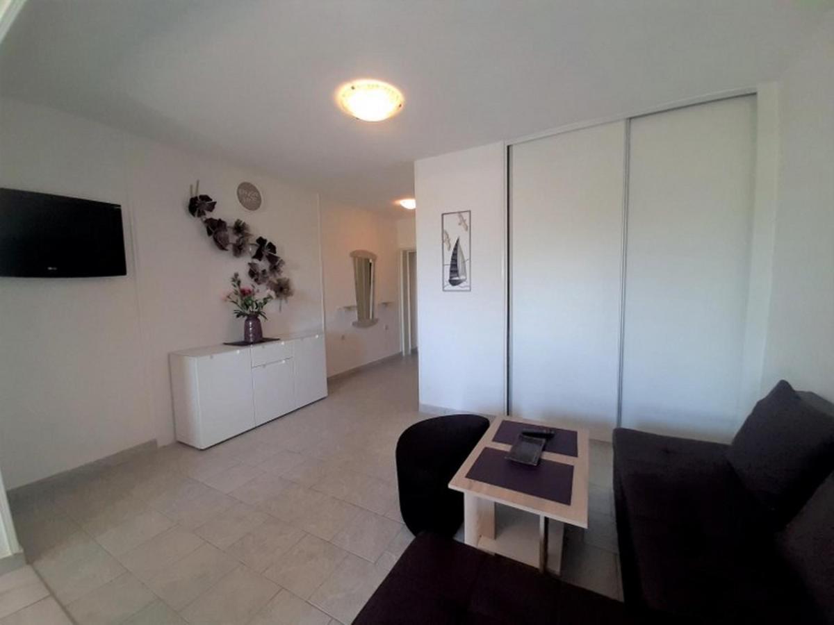 Apartments Nada Krk Island Eksteriør billede