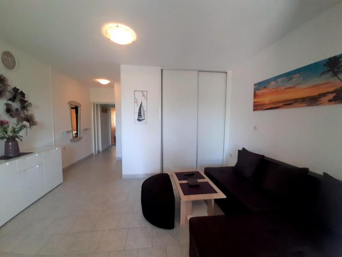 Apartments Nada Krk Island Eksteriør billede