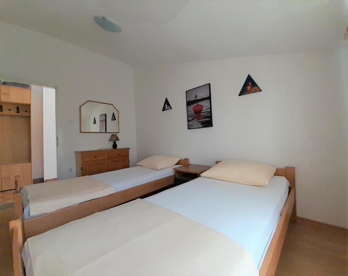 Apartments Nada Krk Island Eksteriør billede