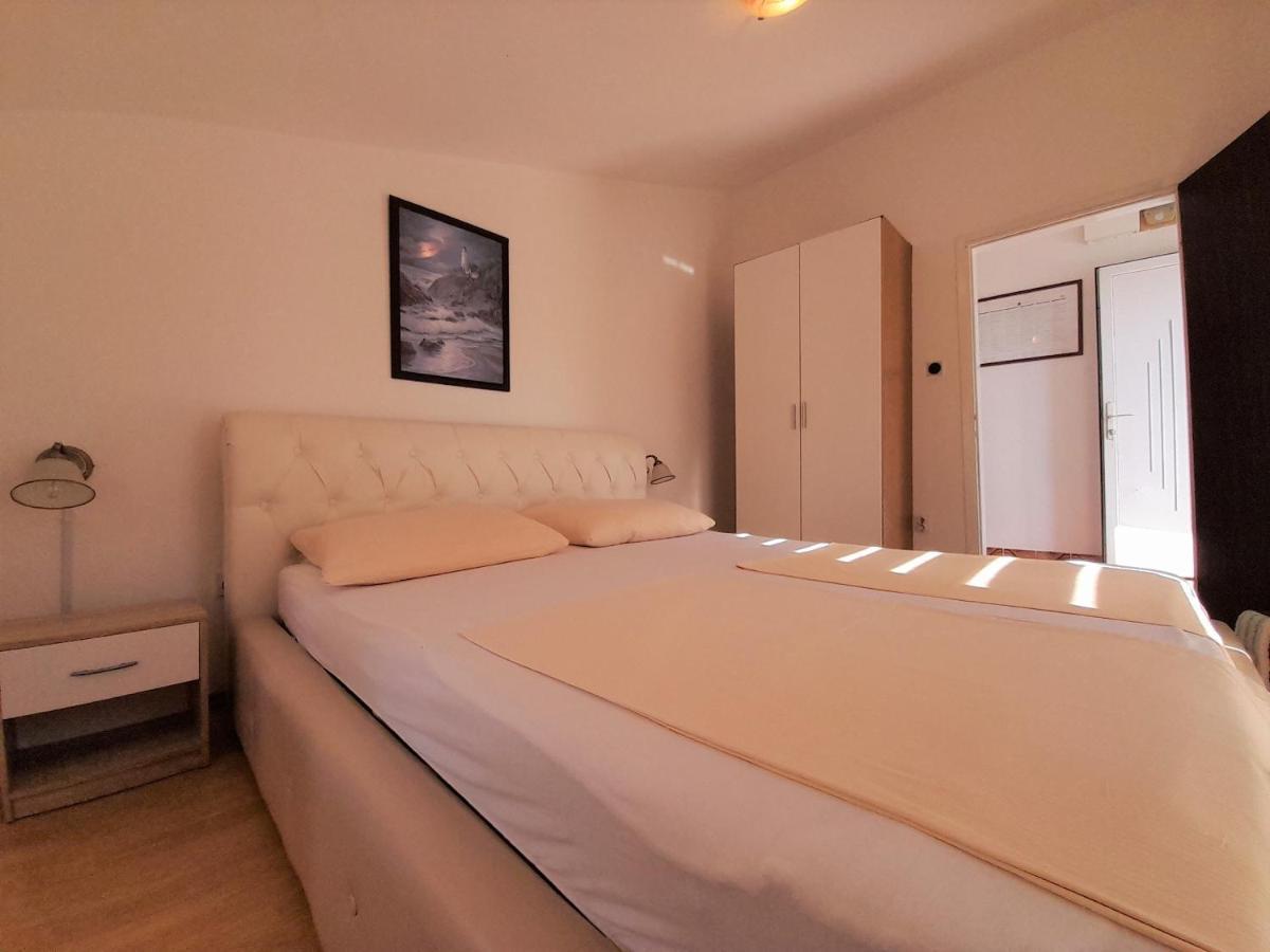Apartments Nada Krk Island Eksteriør billede
